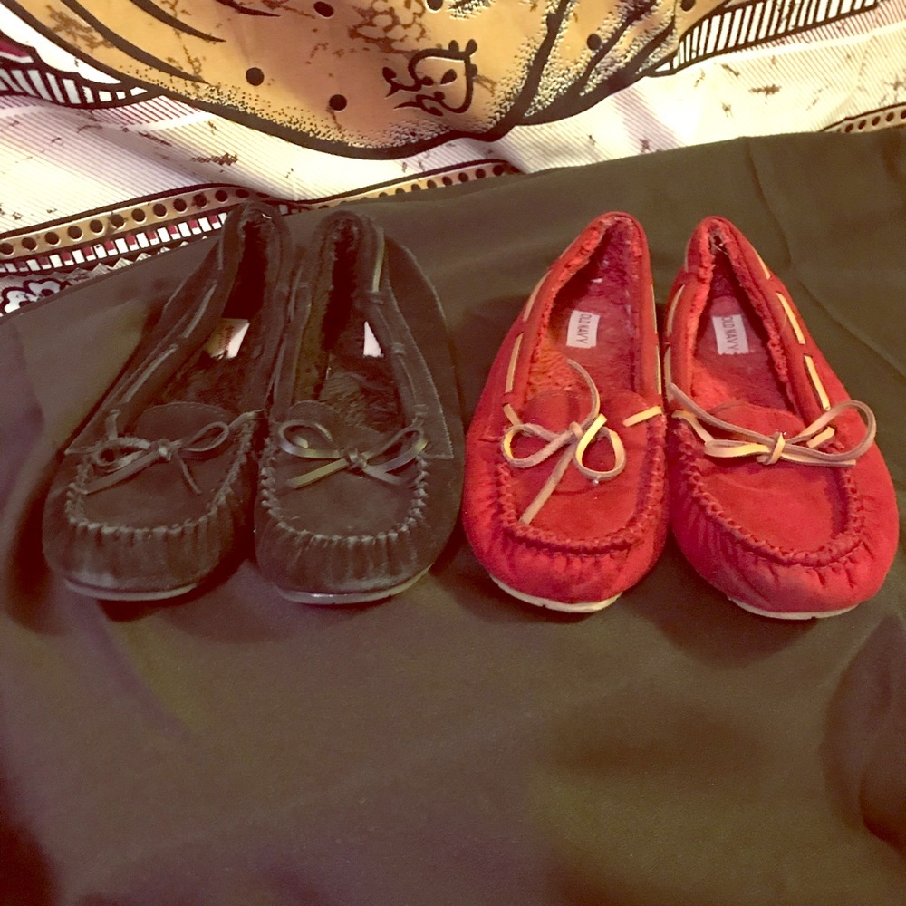 Two moccasins red and black size 8
